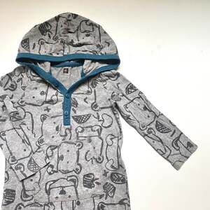 Tea Collection Bear Hooded Long Sleeve Romper